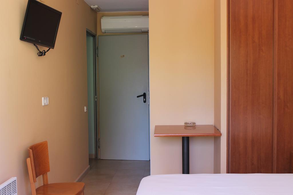 Hostal Cal Siles El Prat de Llobregat Ruang foto