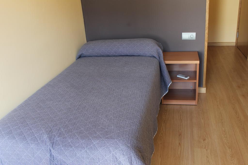 Hostal Cal Siles El Prat de Llobregat Bagian luar foto
