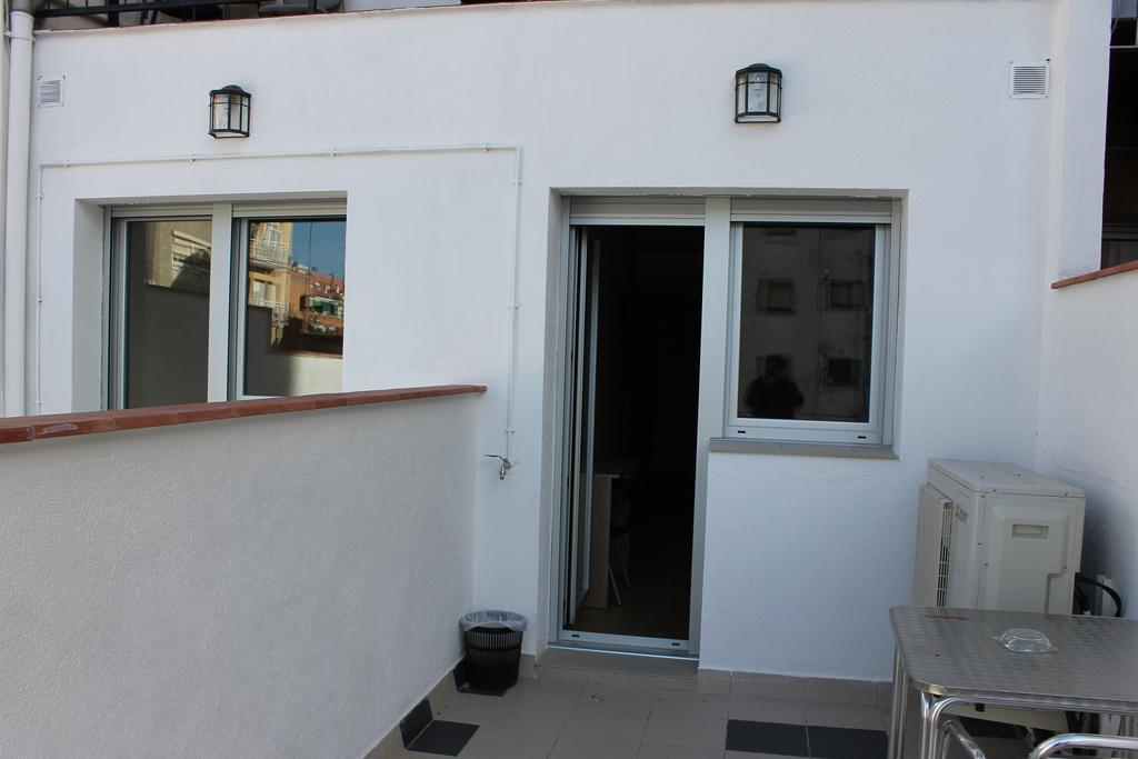 Hostal Cal Siles El Prat de Llobregat Bagian luar foto