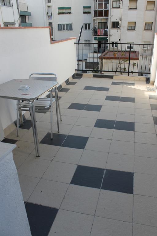 Hostal Cal Siles El Prat de Llobregat Bagian luar foto