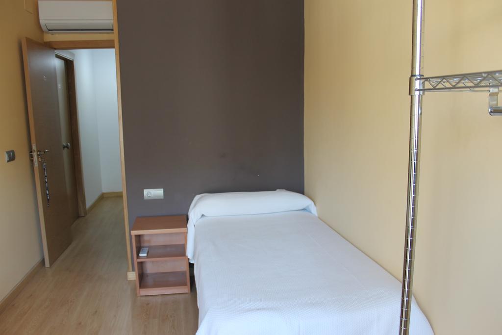 Hostal Cal Siles El Prat de Llobregat Bagian luar foto