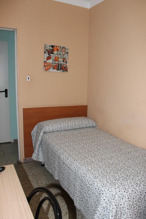 Hostal Cal Siles El Prat de Llobregat Ruang foto