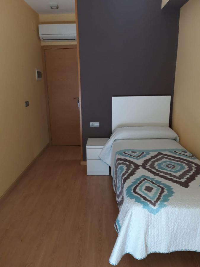 Hostal Cal Siles El Prat de Llobregat Bagian luar foto